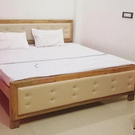 Maa Savitri Gest House Hotel Ayodhya Kültér fotó